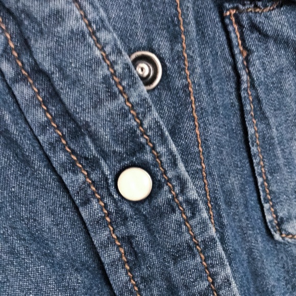 Chambray shirts with tick buttons - Picture 3 of 7